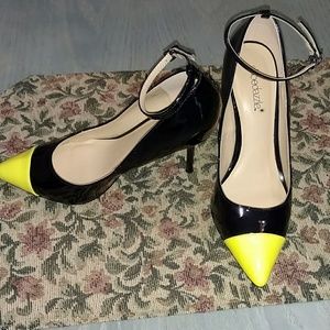 ShoeDazzle size 6.5 Black & Yellow heels